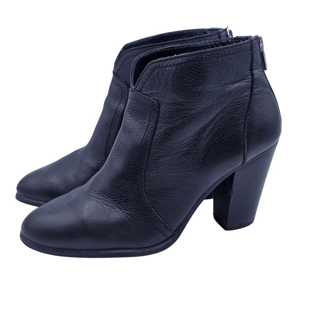 Vince Camuto Ankle Boots Women 8.5 Black Leather Block Heel V-Cut Zip Frala Boot